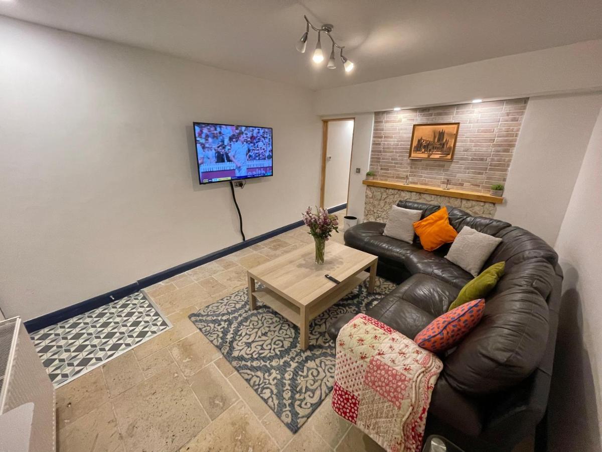 2 Bedroom Cottage Gloucester City Center Ngoại thất bức ảnh