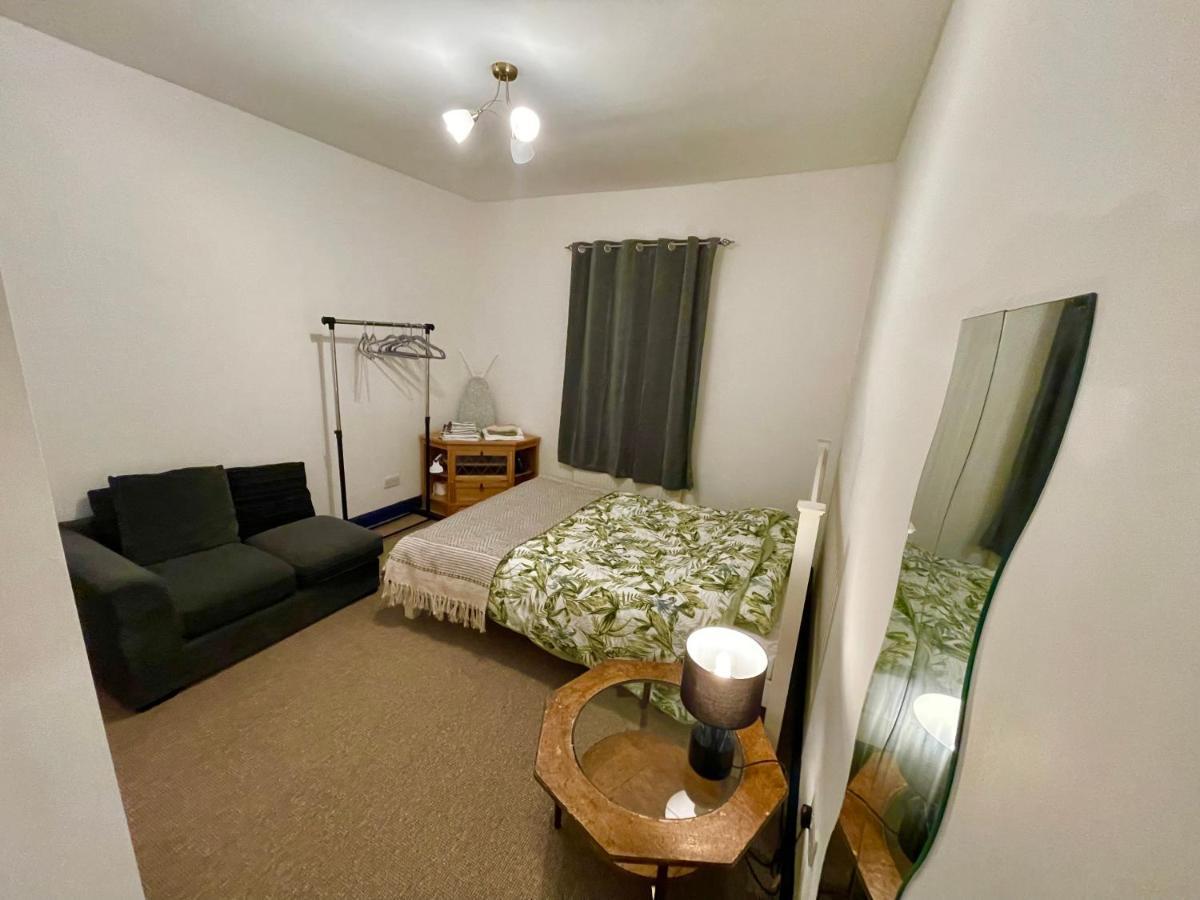 2 Bedroom Cottage Gloucester City Center Ngoại thất bức ảnh